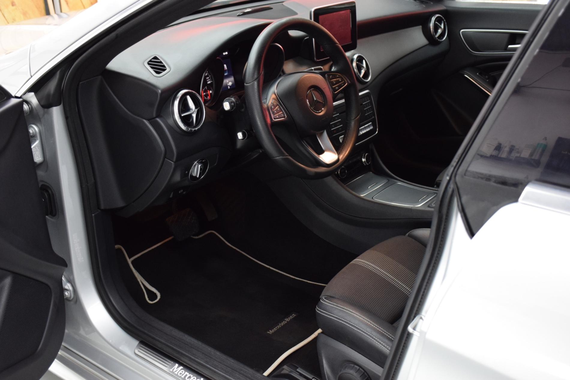 Nettoyage intérieur Mercedes CLA